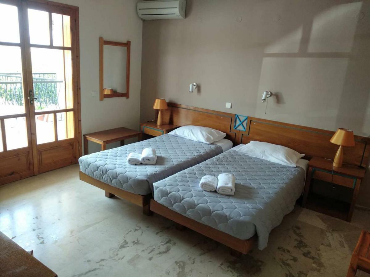 Orelia Pension Tolón Quarto foto